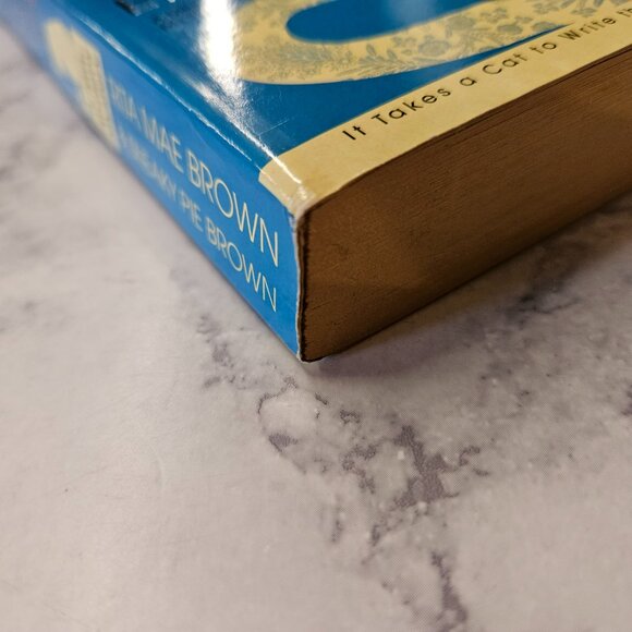 Claws and Effect * Rita Mae Brown, Sneaky Pie Brown * Mrs. Murphy #9 - Picture 4 of 7